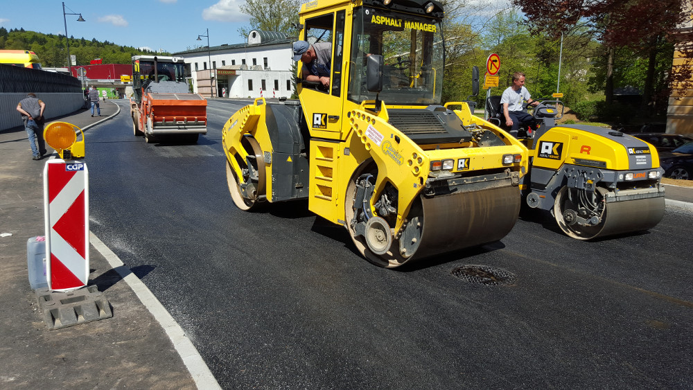 Asfaltiranje dvoslojnega asfalt